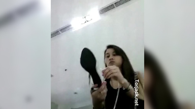 Cute Pinay chick binosohan sa mall