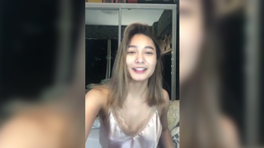 Sachzna Laparan Pinay Live facebook nipslip