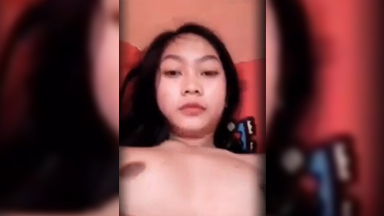 Cute Girl Nilamas ang Puking Naghahanap ng Titi