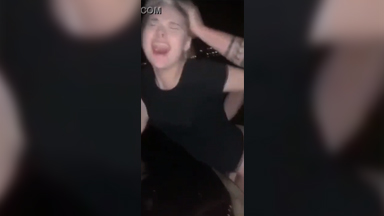Pumarada sa Gilid Para Magpa Kantot sa Strangers