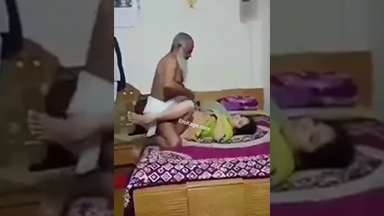 Titikim daw si Tatay sa Misis ko